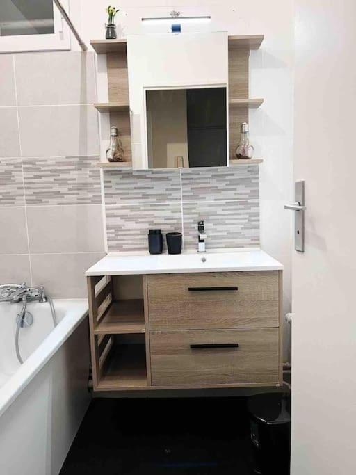 Logement Entier Chambre+Salon + Jardin & Terrasse Les Ulis Exterior foto